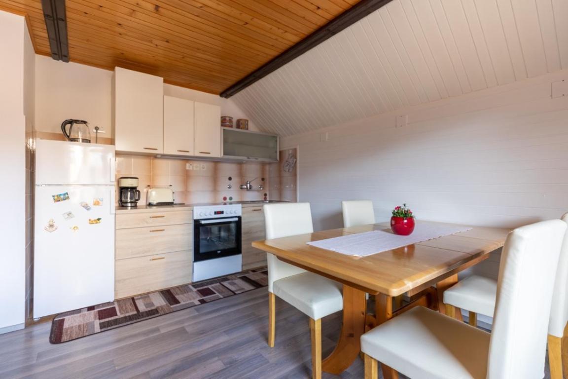 Apartment And Room Mateja Kovacic Bohinj Exterior photo